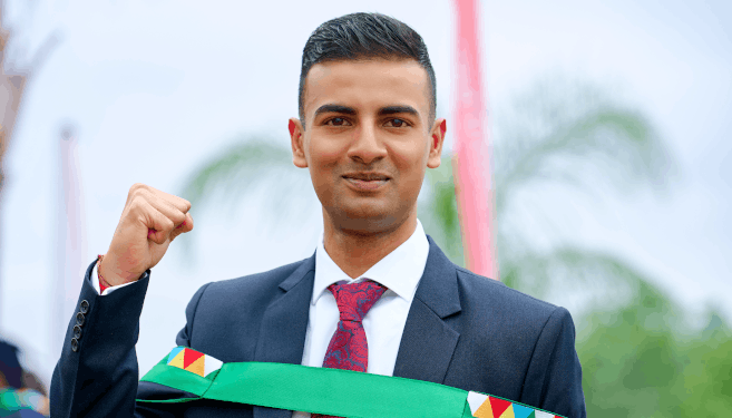 Mr Sharlan Moodley’s cum laude master’s research employed statistical and machine learning techniques to predict students’ academic outcomes.